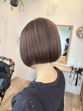 ヒナタ(hinata) 小顔ミニボブ