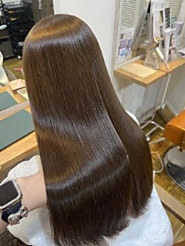 ニフティー(Nifty)の写真/髪のダメージにお悩みの方にオススメ♪髪の内部から補修するから、指通りなめらかな美艶に。