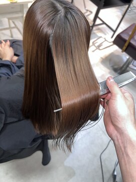 ディスオモテサンドウ 表参道(This OMOTESANDO) 縮毛矯正スタイル