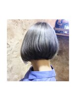 マギーヘア(magiy hair) magiy hair　[Yumoto Yuka] ブルーホワイトボブ