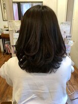 アンプレヴーアジュテ(Impre'vu ajoute)&nbsp;ツヤ感×ふんわりミディ