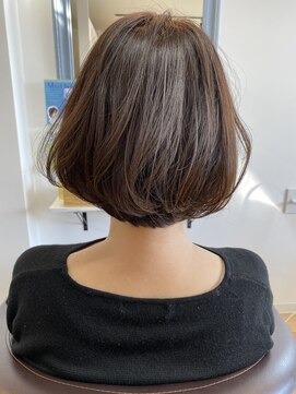 ラキ(laki) 大人女子ボブ