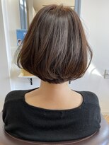 ラキ(laki) 大人女子ボブ