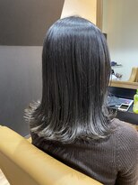 ブリス(VLISS)&nbsp;ブリーチ履歴あり外ハネグレージュカラー