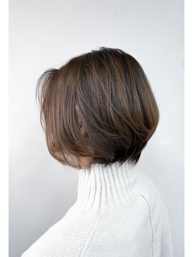 トップヘアー 中庄店(TOP HAIR fuapua) 前下がりショート×センターパート