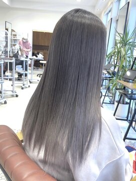 クアトログランシュ ひたちなか店(QUATRO×GranCieux) ナチュラルバレイヤージュ×シルバーグレー