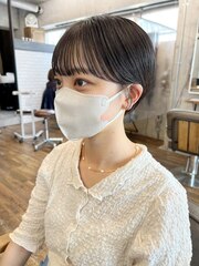 マッシュショートヘア丸みショートカット黒髪ショート20代30代