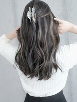 マリアナ(Mariana)&nbsp;ハイライトショートヘアレイヤーカットダブルカラー