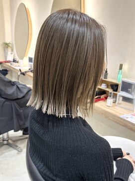 ヒビヲ(HIBIO) ショートボブタッセルボブ切りっぱなしボブハイトーンカラー韓国