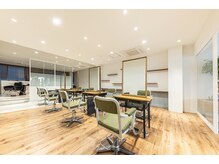 エマ 蕨(EMMA)の雰囲気（明るい広々とした店内！居心地のいい店内になっております。）