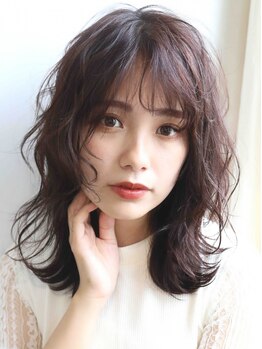 ロッソ うるま店(Rosso)の写真/コテで巻く時間が無い方にお薦めのデジタルパーマ。ふんわり色気ある大人女性に仕上げてくれる[うるま]