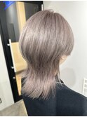 レイヤーウルフカットくすみベージュ透明感グレージュカラー