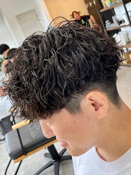 フゥ 宇都宮(FeU) 波巻きパーマメンズパーマメンズヘアツーブロックツイストパーマ