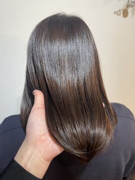 ルッツ カオラ(Ruttu KaoLa) ツヤ髪ミディアムロング 白髪染め 30代40代50代 志木