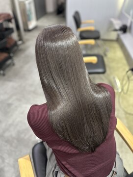 エミン(emyn) 髪が変わる【美髪革命】艶髪/髪質改善/縮毛矯正/代々木