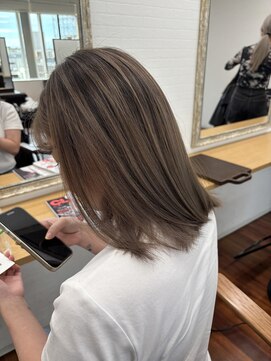 グランルッソ 岡山駅前(GRAN LUSSO) グレーバレイヤージュ/グレージュ　指名のみ対応