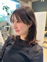 アム(amu)&nbsp;レイヤーカット/くびれミディ/小顔カット/グレージュカラー