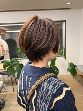 モコヘアーフロール(MOCO hair flor) 大人ショート×柔らかベージュレイヤー