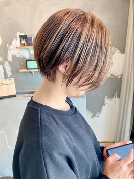 エイチヘア(h hair)の写真/大人女性のお悩みを解決!透明感と艶のある上品な仕上がりを叶えるカラーを是非一度お試し下さい。