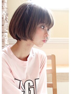 レウナ 外苑前(Reuna) 形の綺麗な大人フレンチボブ