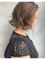 キチ(kichi.)&nbsp;[kichi.] 切りっぱなしボブ×ミルクティーベージュ