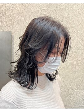 エフ ナカイタバシ(F) 透けダークミディ