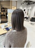 切りっぱなし×ブルーベージュ