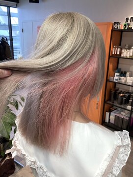 コワファーストナガサキシャンプーボーイ(COIFF1RST NAGASAKI SHAMPOO BOY) 長崎 ホワイトベージュ ペールピンク