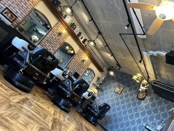ノア 屋富祖店(Noah)の写真/1920年～30年までのヨーロッパのビンテージ家具やインテリアを中心にしたこだわる男の社交場◇