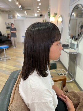 ビィーワンイースト(Be 1 EAST) ミディアムカット