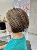 白髪ぼかしハイライト＋ショート