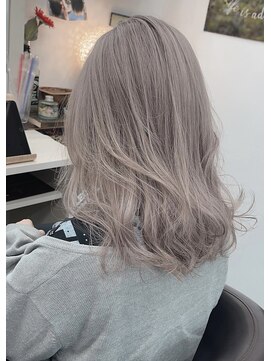 レオン(LEON) 透き通る艶やかハイトーン