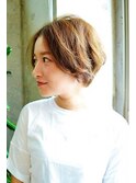 横顔で魅せるショートボブ♪