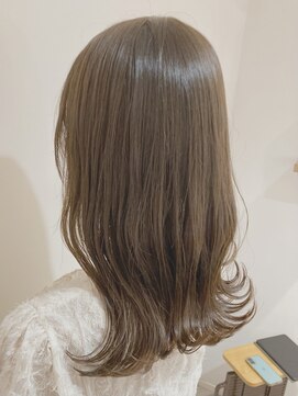 イルダバイグラッシー センター北(iluda by glassi) オリーブカラー×くびれミディアム【中村隆寛】