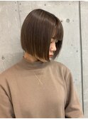 ライン感がある前下がりワンレンボブ_オリーブベージュ