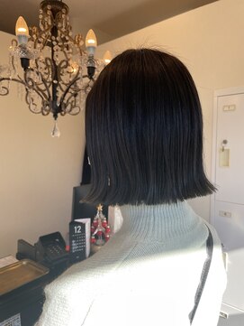 ローレン(LOREM) ボブ/外ハネボブ/切りっぱなしボブ/ぷつっとボブ/大人ガーリー