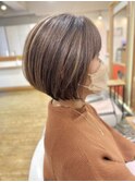 ショートボブ×ミルクティーアッシュ/くすみベージュ/40代/50代