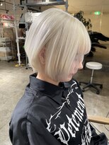 ザ オーダー(THE ORDER)&nbsp;ホワイトブリーチ のショートボブ