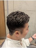 さっぱり刈り上げ大人メンズパーマスタイル