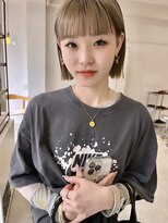 ヘアデザイン ソラ(Sola) すっきりミニボブぷつっとカット×ハイトーンベージュ