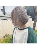 ライトグレージュ