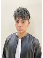 シュヴー 浦安店(CHEVEUX)&nbsp;マッシュバング束間ショート［ツーブロック刈り上げ］ハイライト