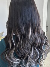 【人気の秘密7】カラーとの同時施術OK！カラーもエクステも得意なサロンです♪