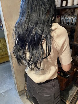 ロイジー(roijir) 【表参道　roijir】ブルーブラックカラー×寒色カラー