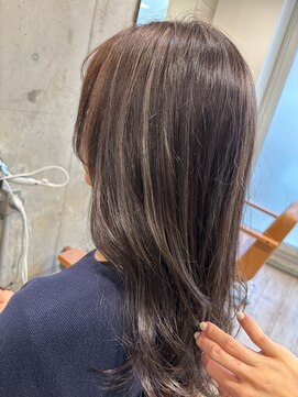 ヘアーアンドメイク ファット(Hair&Make PHAT) 透明感ダークグレージュ大人可愛いウェーブロングヘア20代30代