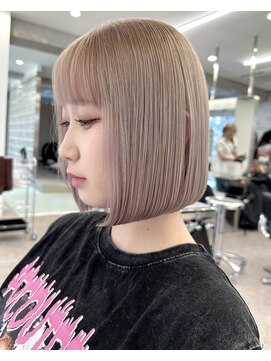 サンク 原宿 表参道(cinq) 顎下ボブヘーゼルグレージュミルクティーカラーインナーカラー