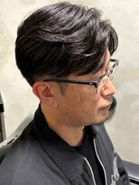 ディスイズバーバーサード(THIS IS BARBER 3rd)&nbsp;メンズショート センターパート ナチュラルパーマ ツーブロック