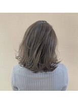 バズ ビー(BUZZ Bee)&nbsp;アッシュグレージュ