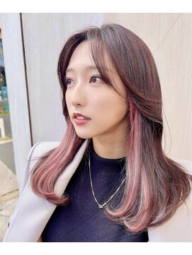 ウィルゴ(VIRGO) 韓国ヘア☆ツートン、インナーカラーピンク/顔まわり小顔カット