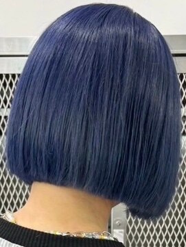 ウィコ 新宿(WICO) ネイビーブルー[新宿駅/切りっぱなしボブ/エアリーロング]